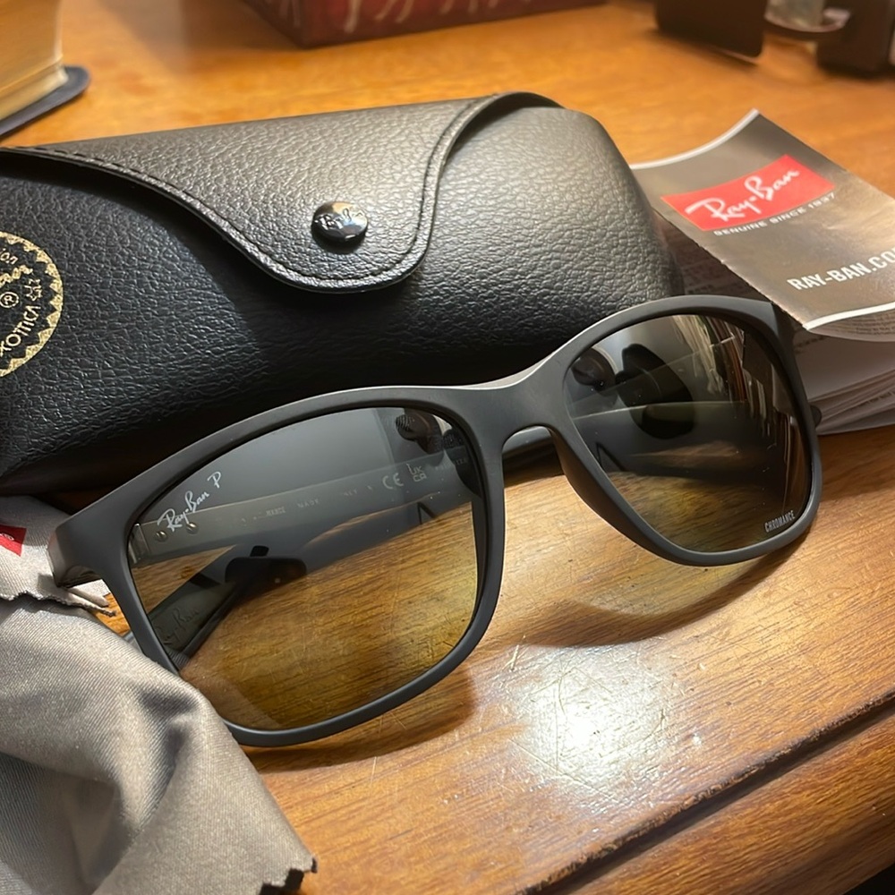 Ray-Ban Chromance Polarized Sunglasses Gray/Silver